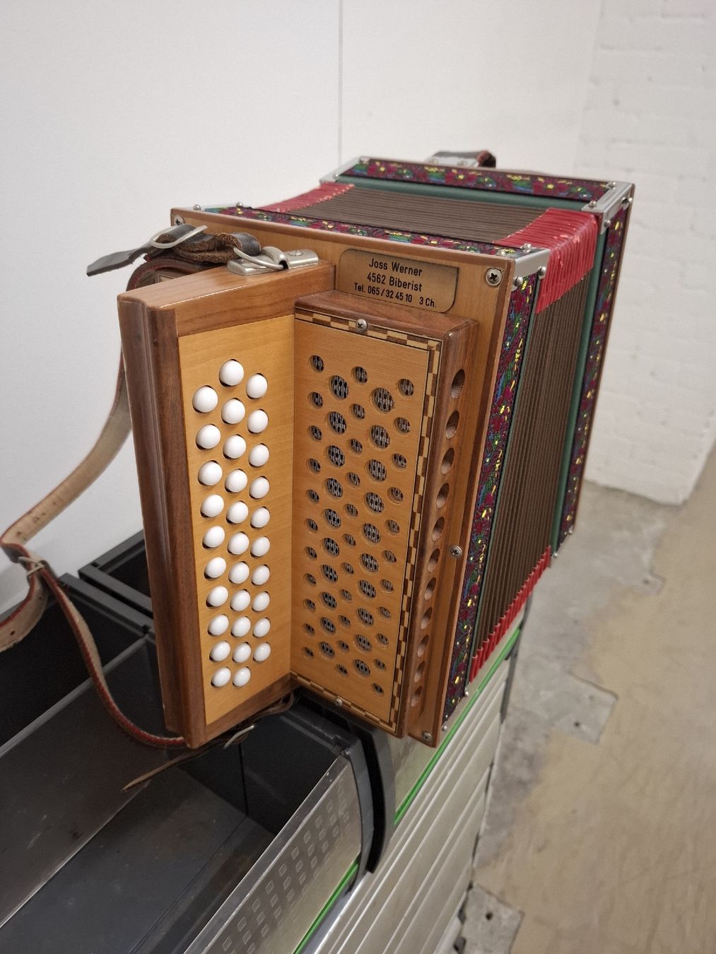 Strumenti musicali: schwyzerorgeli ton B – Usato da Villeneuve venduto da BibiVintage 4
