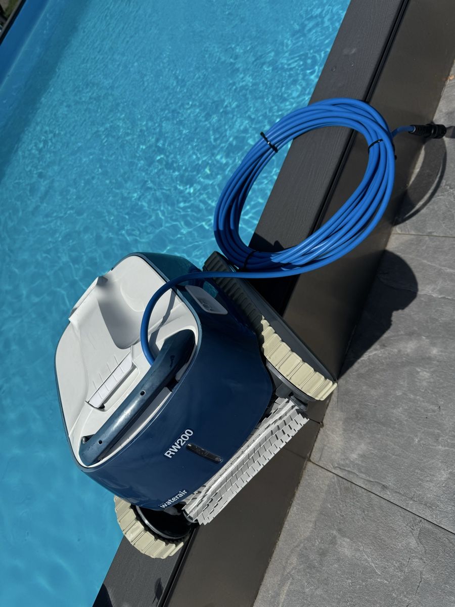 Dolphin Accessori per Piscine: Maytronics Dolphin RW 200 Pool-Reinigungsroboter – Usato da Horriwil venduto da kreidlerkari 1