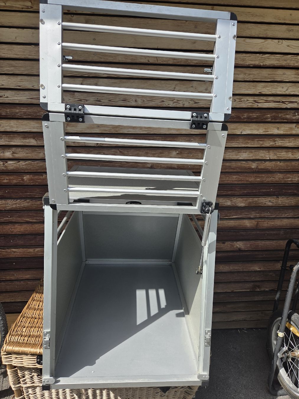 Gabbie, trasporto & Sicurezza: Ferplast Dog Crate Aluminium Double Stackable Cage Used – Usato da Unterseen venduto da red_head 1