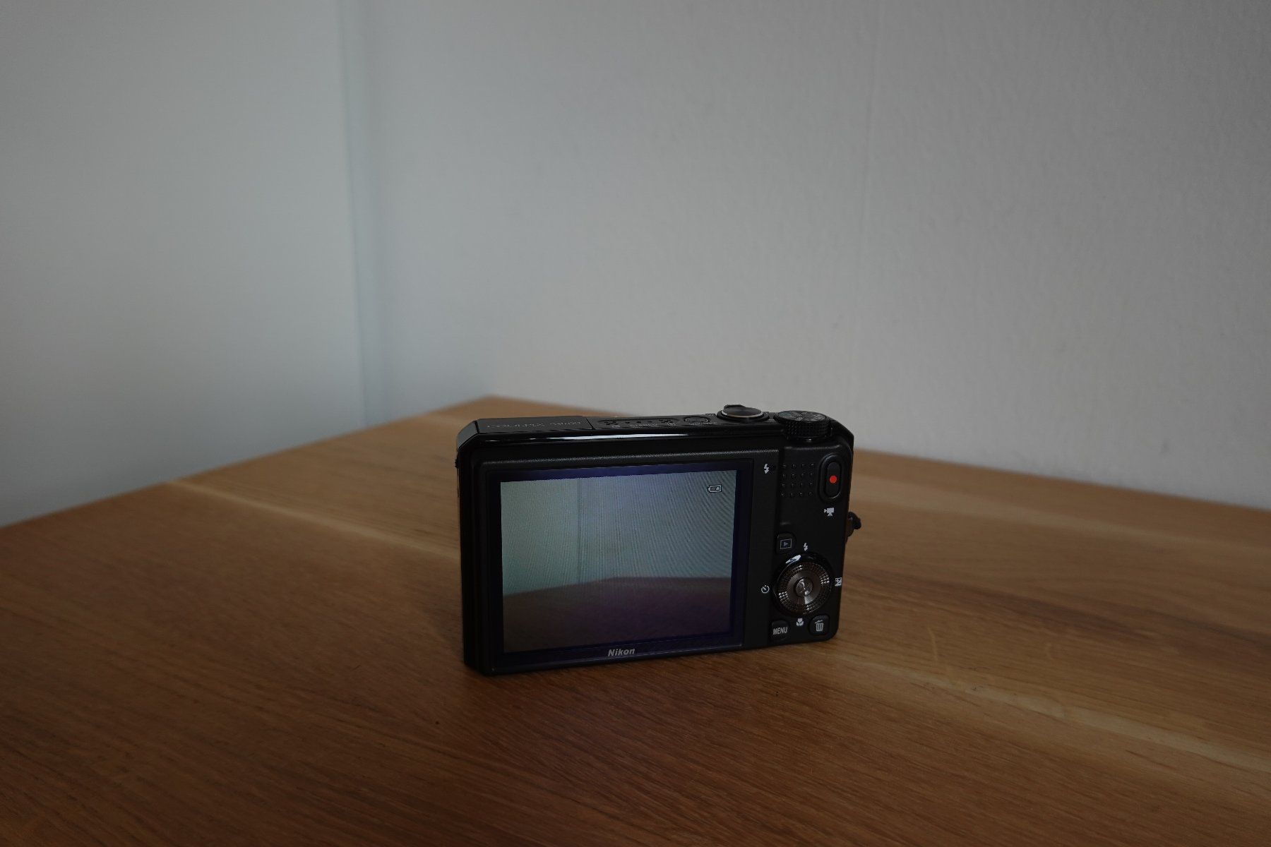 Nikon Fotocamera: Nikon Coolpix S9100 - Schwarz – Usato da Fribourg venduto da mar_9vlt 6