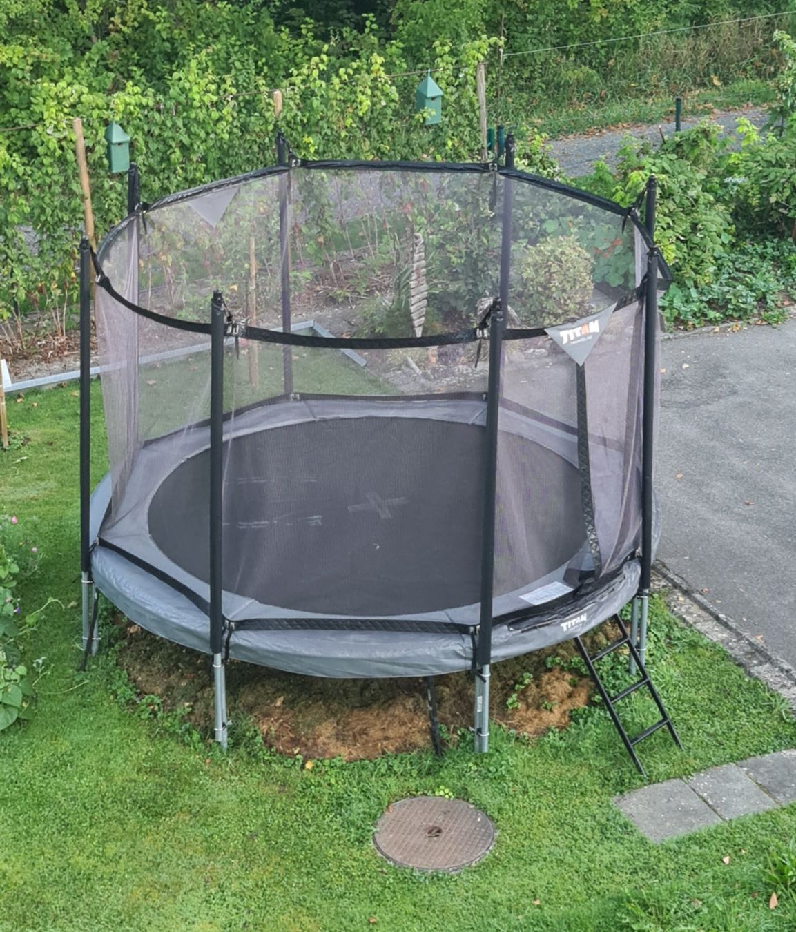 Trampolini: Trampolin Titan – Usato da Oberkirch LU venduto da japansoul