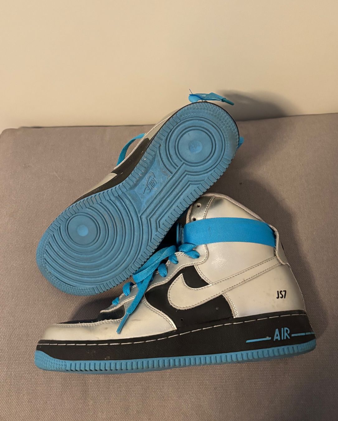 Scarpe da uomo: Nike Air Force 1 High, Gr. 39, Einzelanfertigung – Usato da Küsnacht ZH venduto da MaBaCa 2