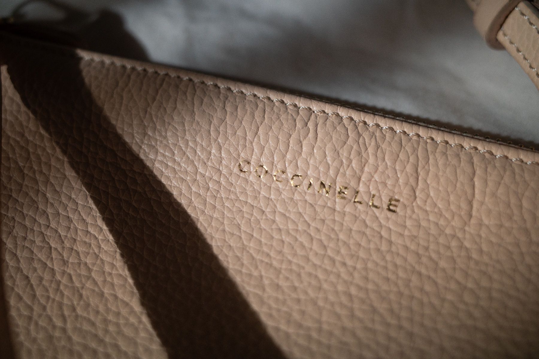 Coccinelle Taschen: Coccinelle Umhängetasche, Soft Nude – Neu (gemäss Beschreibung) aus St. Gallen von Nbaumgar 1