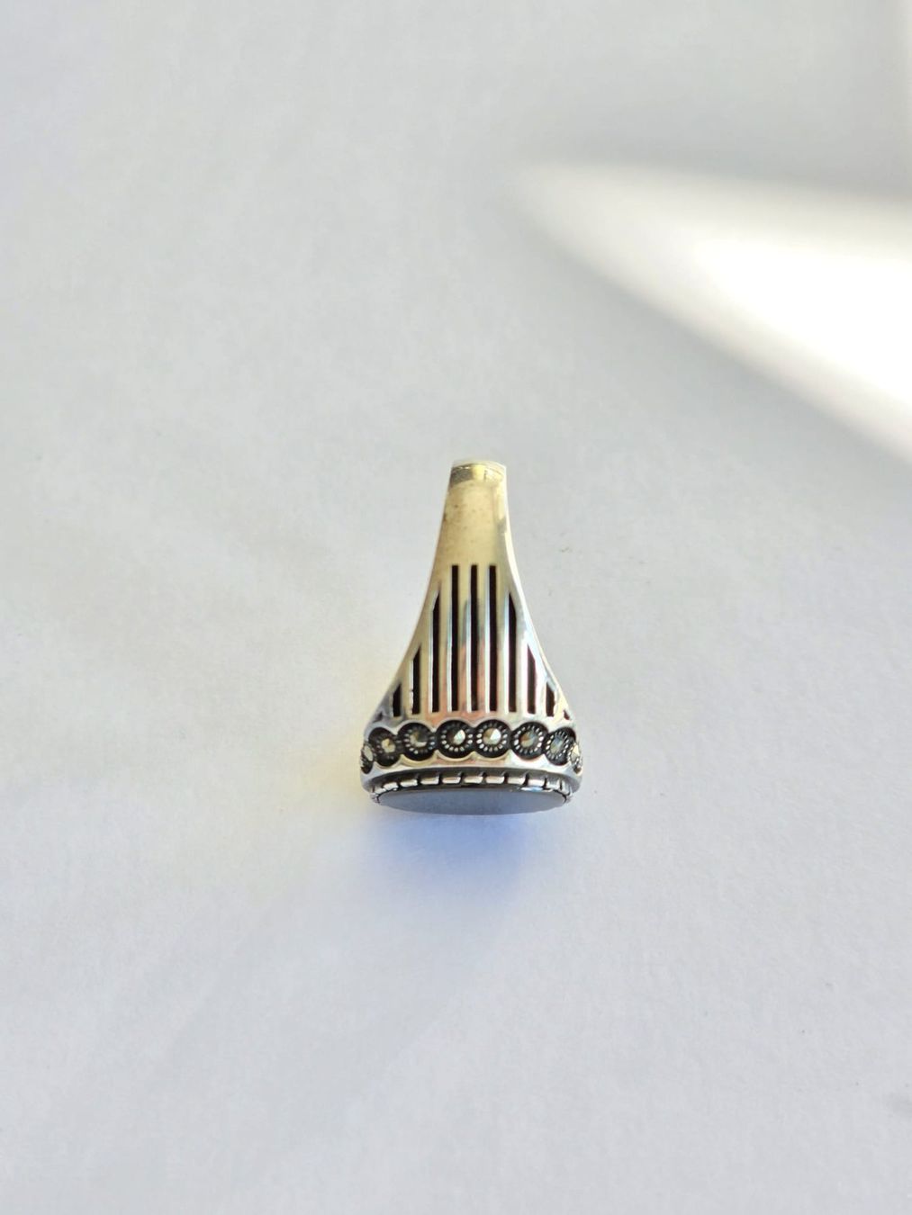 Onyx Anelli: Bague en argent, Onyx, taille 66 – Nuovo e nell'imballaggio originale da Neuchâtel venduto da NIDAVELIR