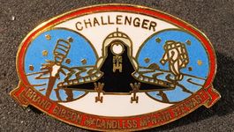 GG093 - Pin USA NASA Challenger Brand Gibson McCandless...