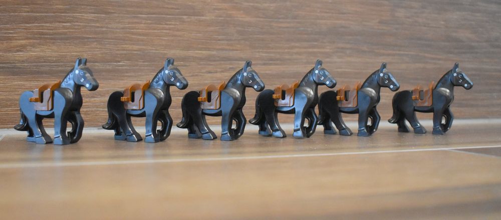 Lego Ritter Pferde Schwarz mit Sattel Braun (Gebraucht) in Zürich für ...