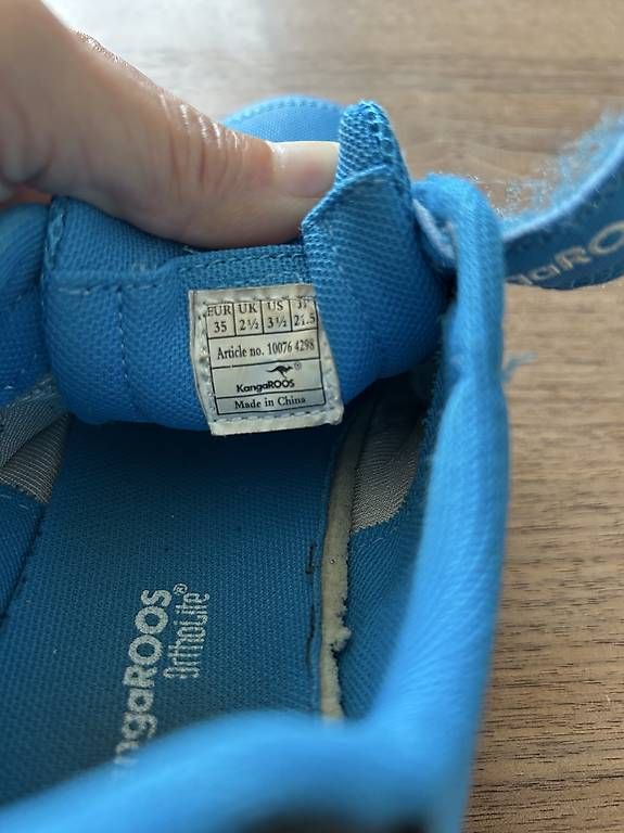 Schuhe für Jungen: Hallenturnschuhe Grösse 35 – Gebraucht aus Aarau von MyriamKlingler 2