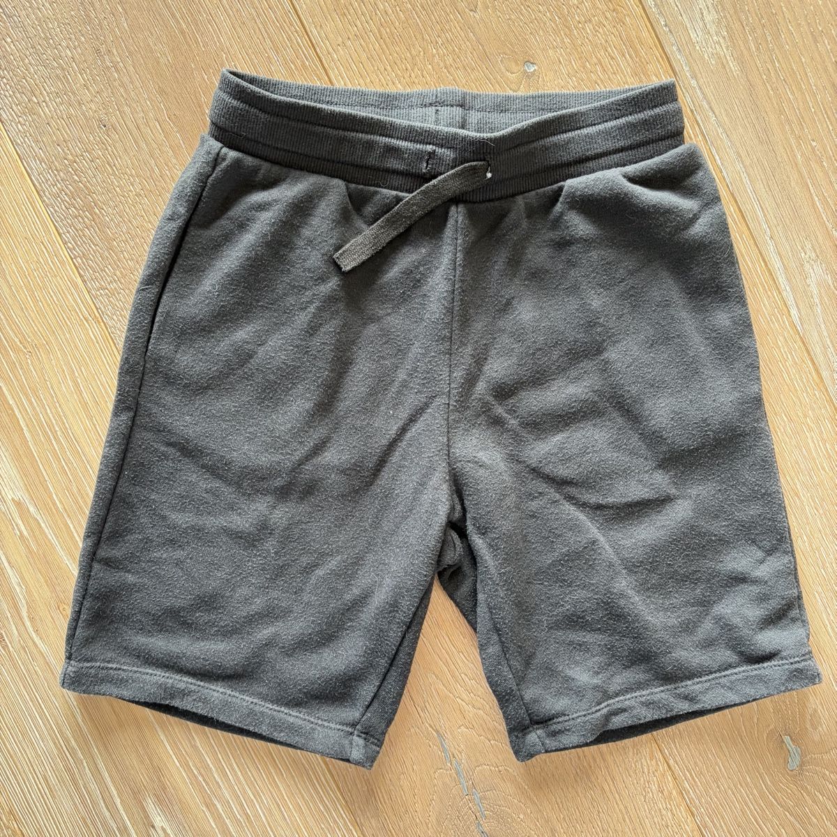 H&M Pantaloni: Shorts H&M Grösse 134 – Usato da Aarburg venduto da cha_6t8j