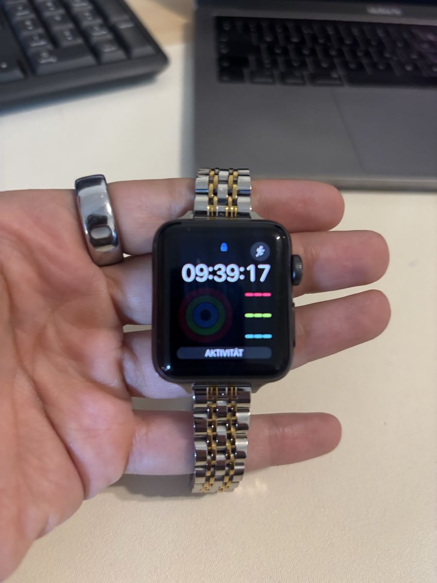 Apple Smartwatch: Apple Watch Series 3, Modell A1858, 2021 – Usato da Zürich venduto da clean.closet