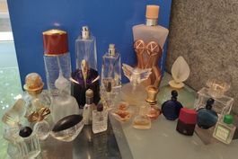 Flacons de parfums vides-pour collection