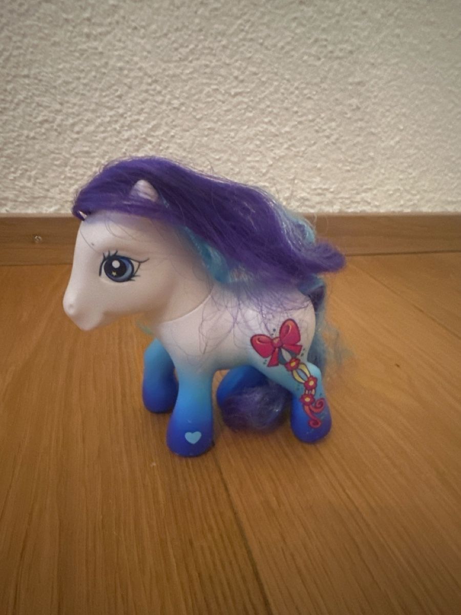 Hasbro Statuette: My Little Pony Set und Accessoires – Usato da Wettswil venduto da ann_cdf7 2