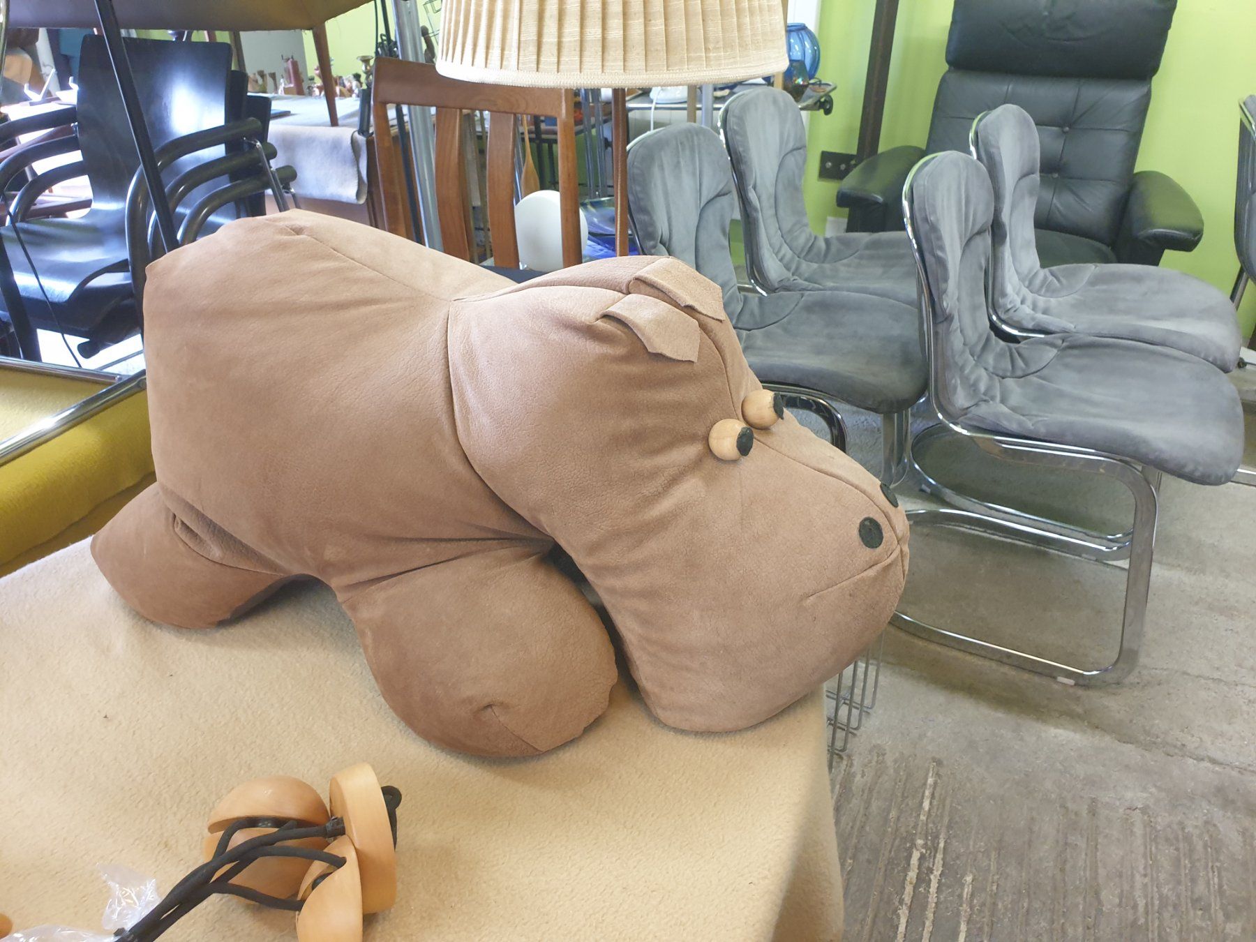 Tabourets: Hippo Hocker  aus Wildleder 70's – D'occasion à rebstein par spacy73