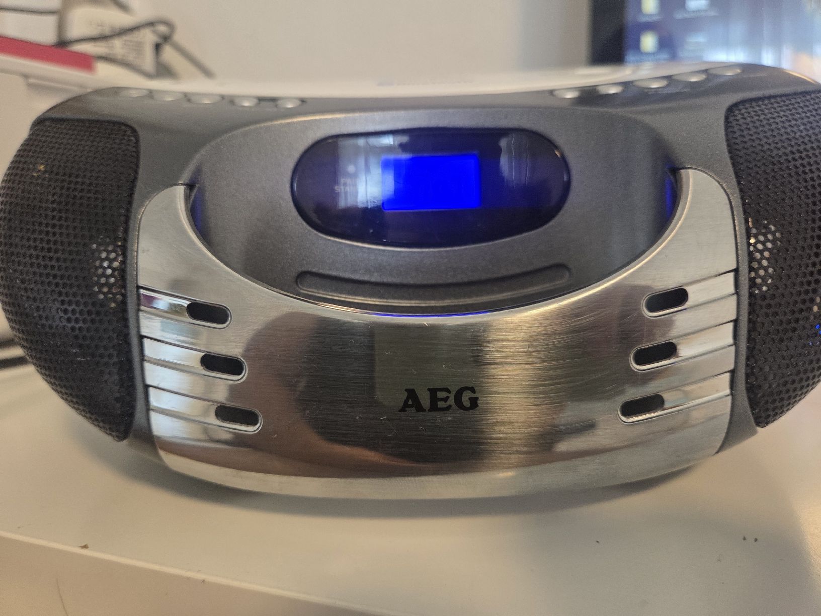 Systèmes audio & multimédias: AEG SR 4356 BT CD Player Radio mit Bluetooth gebraucht – D'occasion à Flawil par Hamdia12 1