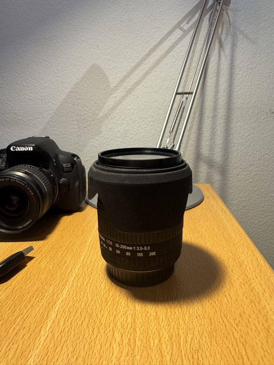 Canon Kamera: Canon EOS 700D DSLR Camera Bundle mit 3 Objektiven – Gebraucht aus Unterägeri von YanOet 2
