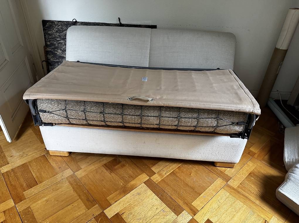 Sofas: pol international Bettsofa – Gebraucht aus Zürich von antoineb02 2