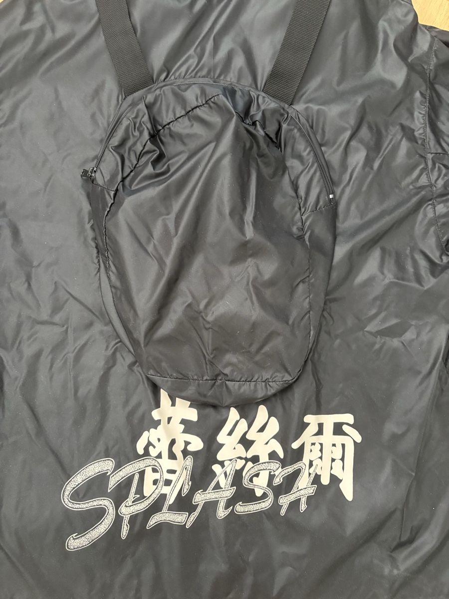 Giacche: Schwarze Regenjacke mit Rucksack Gr. 40 – Nuovo (secondo la descrizione) da Hünenberg See venduto da spartakus02 2