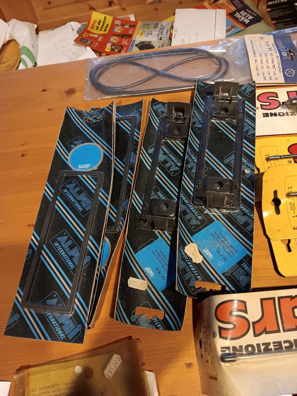 Radiocomunicazione: 10 antenne autoradio vintage – Nuovo e nell'imballaggio originale da La Punt Chamues-ch venduto da geo1968 1