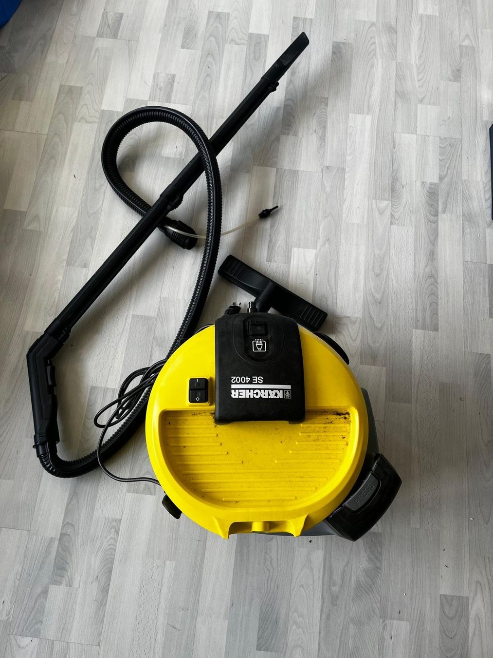 Kärcher Staubsauger & Zubehör: Kärcher Waschsauger SE 4002 – Gebraucht aus Luzern von ORISONO