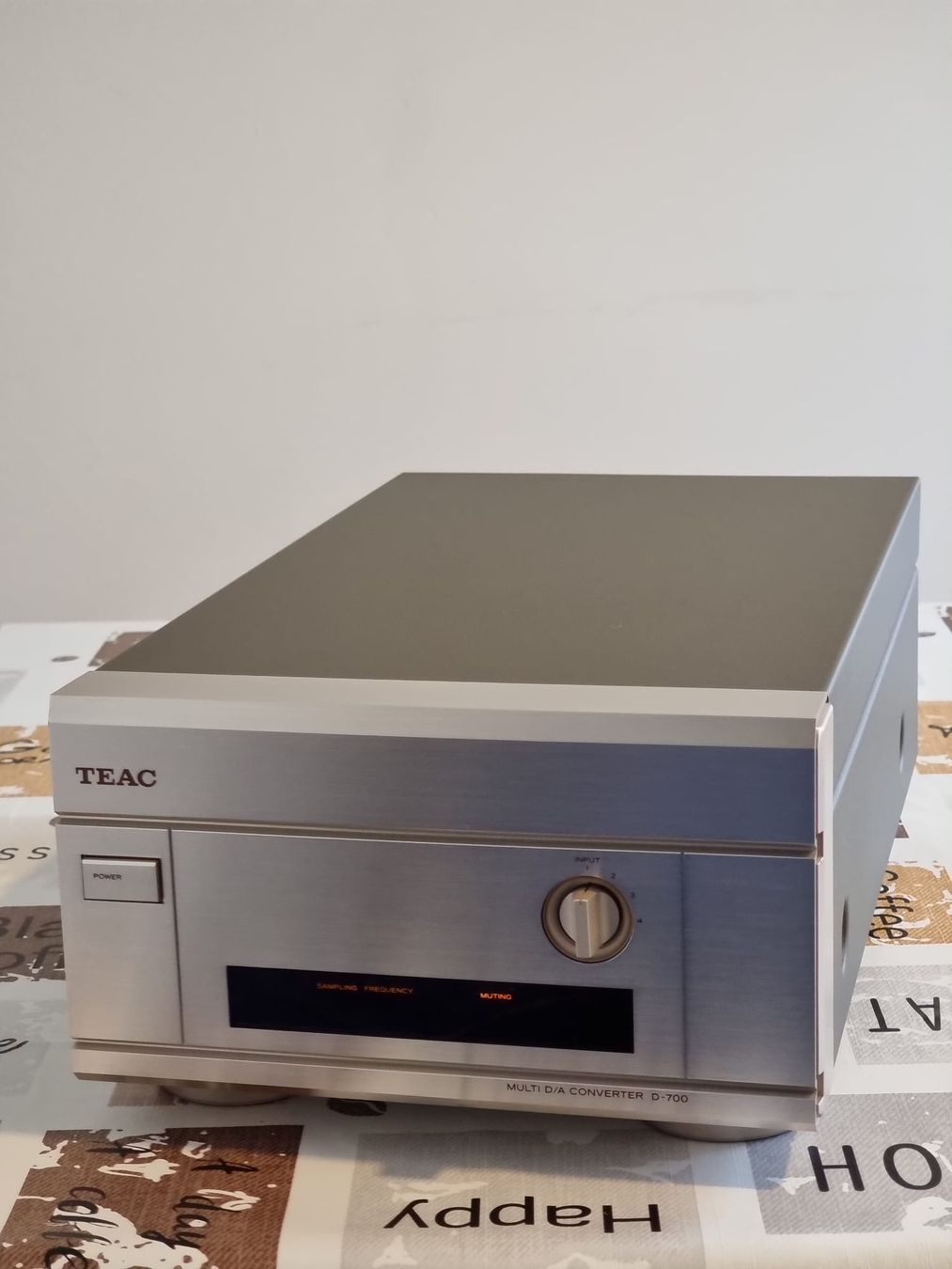 Convertitori: TEAC D-700 / Multi D/A Wandler – Usato da Sissach venduto da drugho