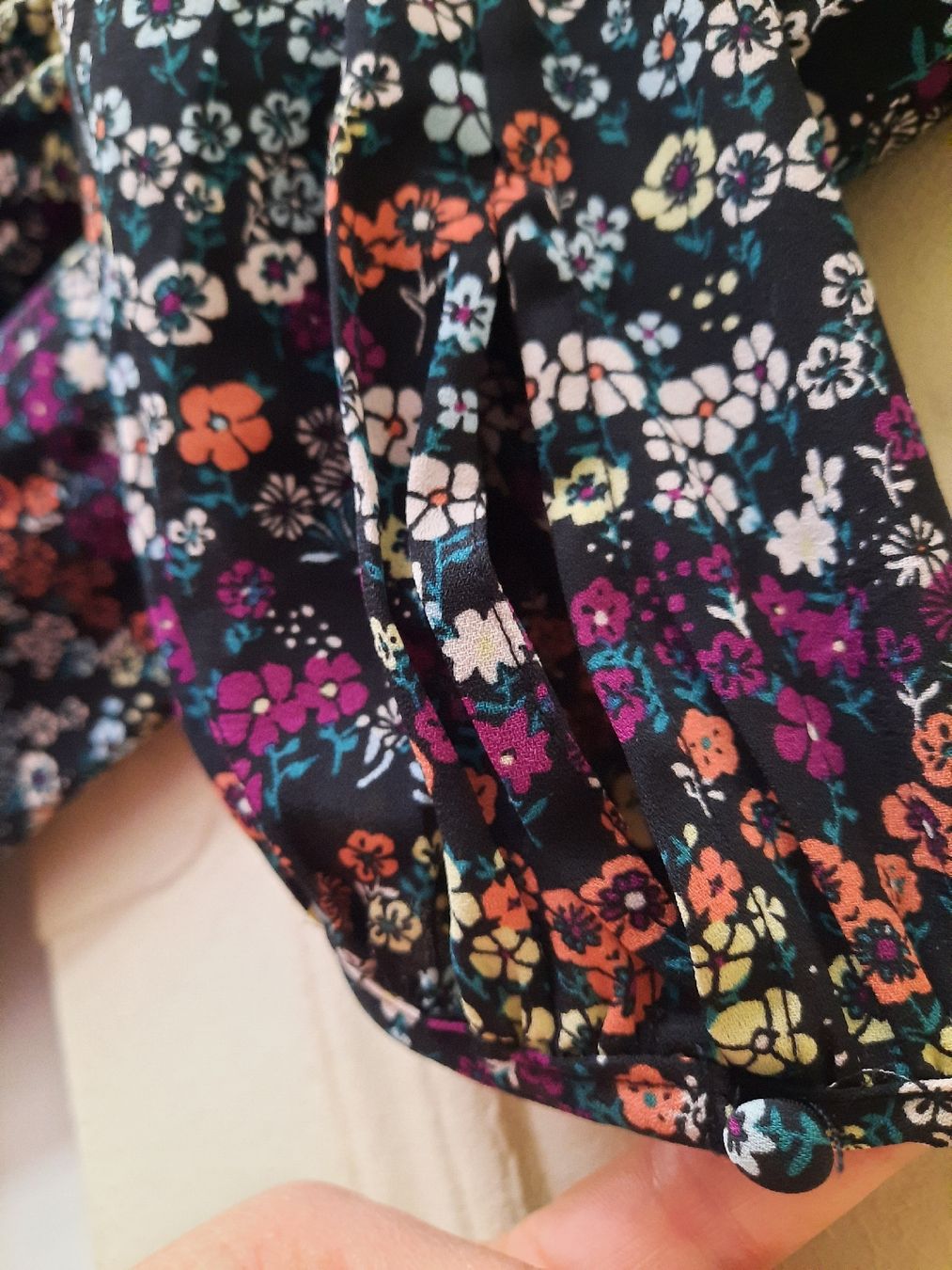 Vestiti: Robe à fleur avec ouverture devant et derrière – Usato da La Chaux-de-Fonds venduto da cel_k2b7 3