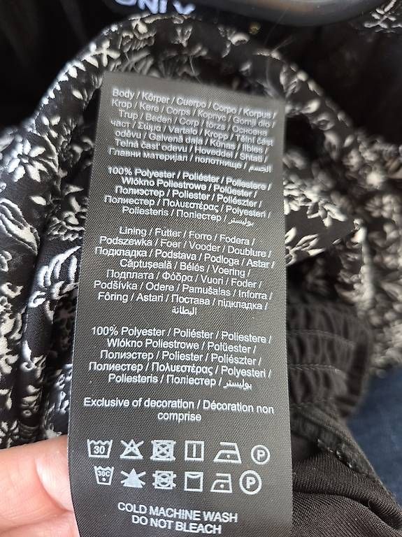 Vestiti: Schönes Kleid von ONLY – Usato da Sarmenstorf venduto da Arhofsa 1
