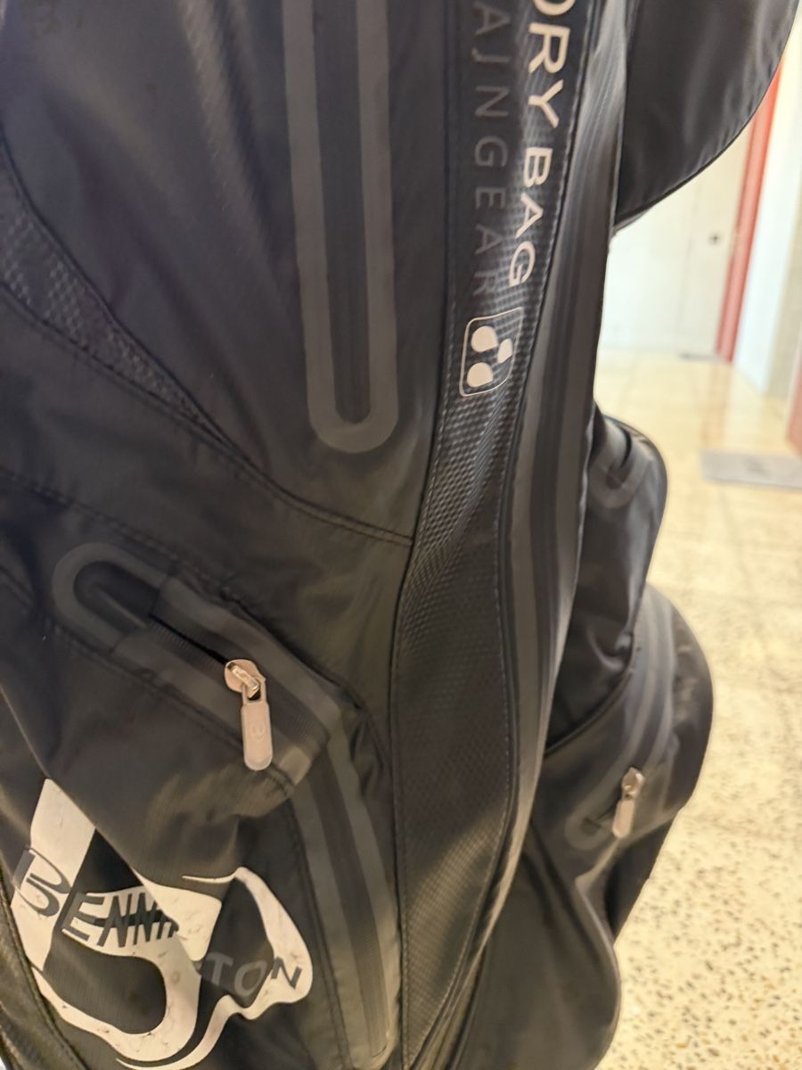 Borse: Bennington Golfbag Dry Bag schwarz – Usato da Niederwangen BE venduto da Luxury.Second.Life 5