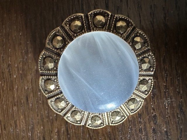 Spille & Fermagli: Vintage Brosche mit Stein – Usato da Feldbach venduto da CDF10