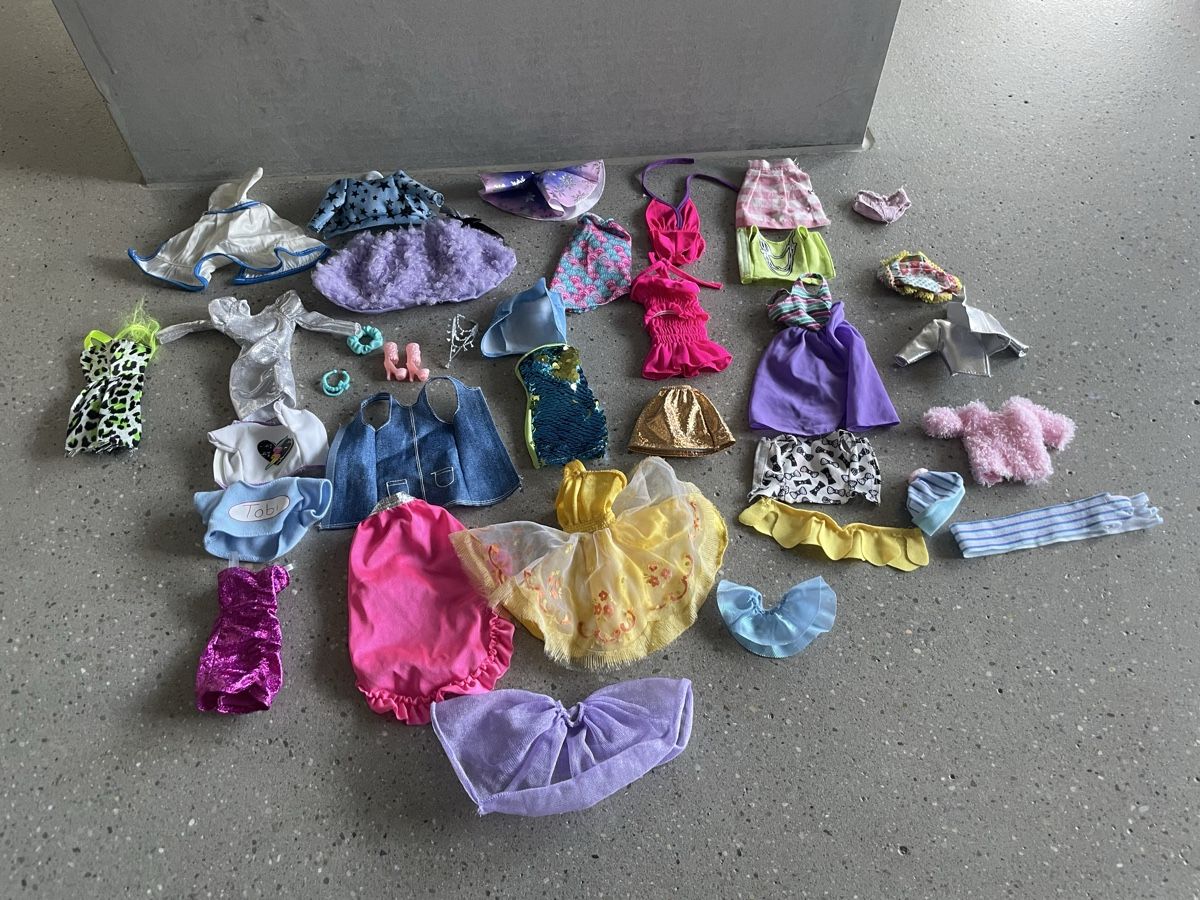 Giocattoli: Barbie Kleider, div. Kleidersets – Usato da Zürich venduto da massi38 1