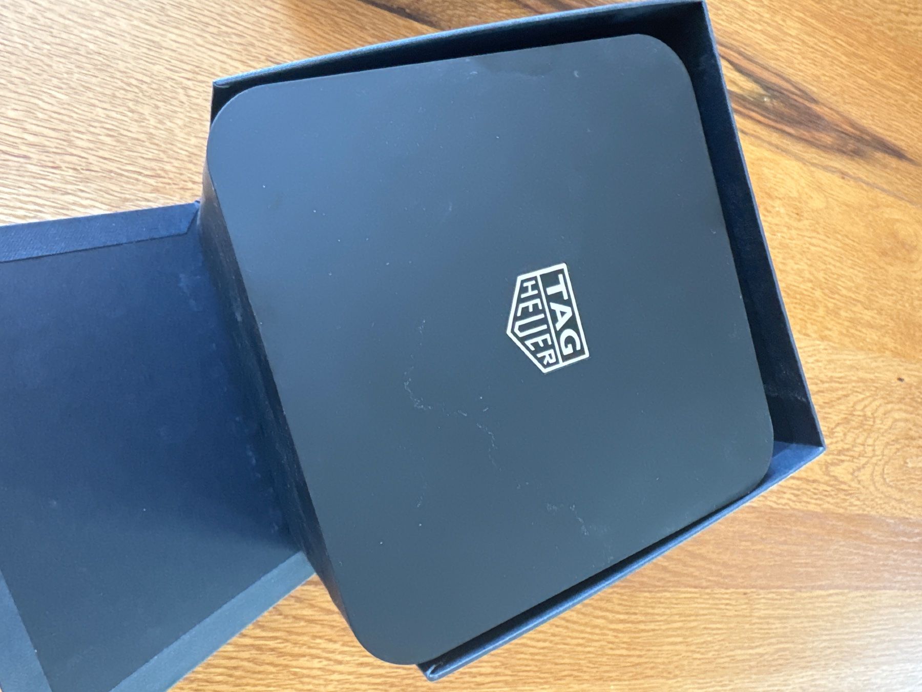 Tag Heuer Scatole porta orologi: Boîte de montre TAG Heuer E4 connected – Usato da Morges venduto da Alexys23 1