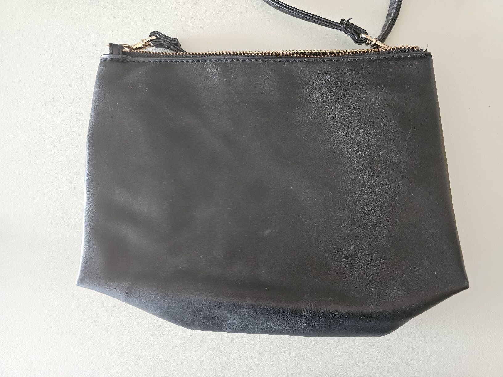 Sonstige Kleidung & Accessoires: Sac bandoulière noir élégant – Gebraucht aus Forel (Lavaux) von Clelia94 4