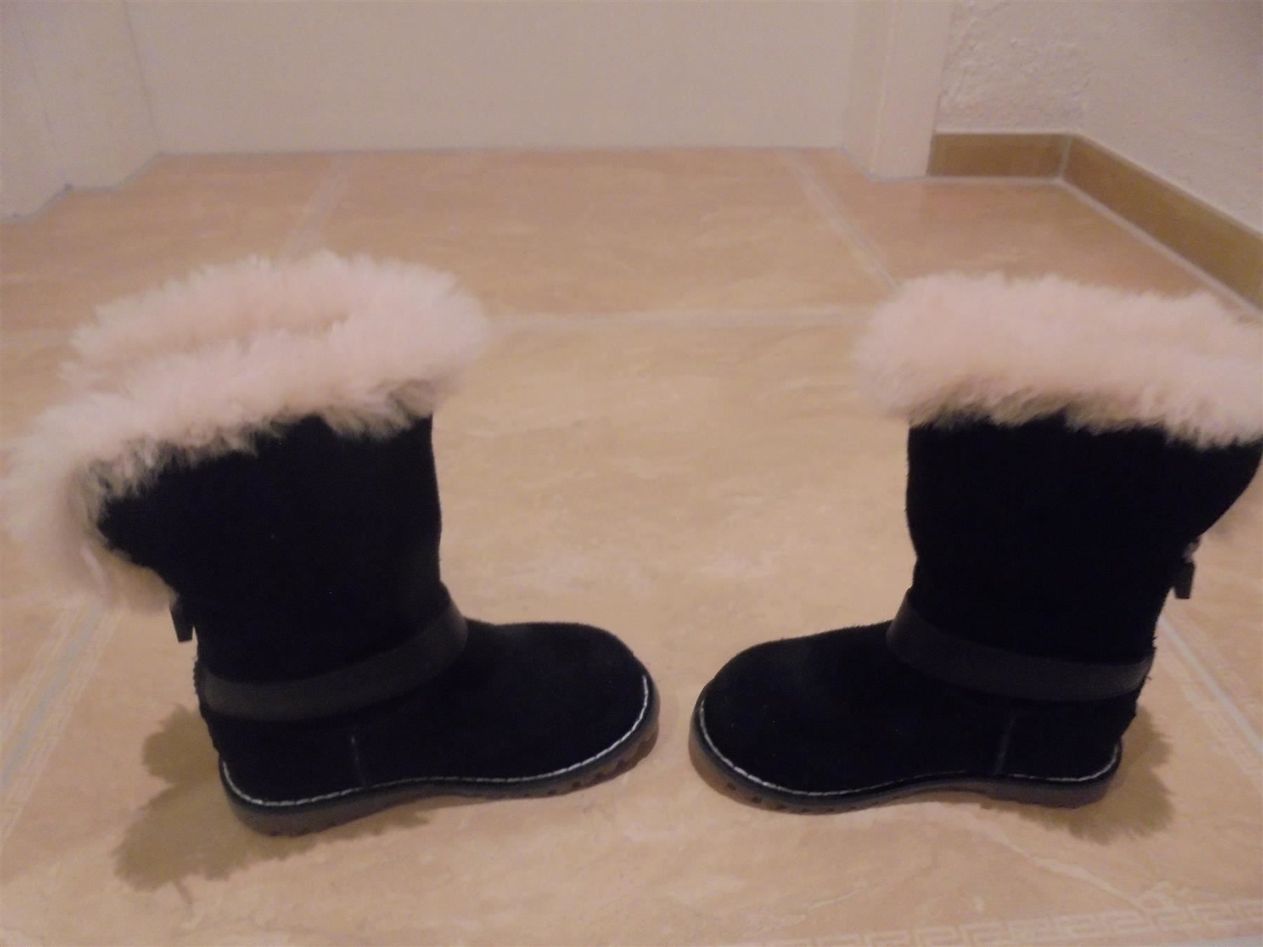 Ugg Scarpe per ragazze: UGG NWT warme Stiefel, 23.5 NP 180 Fr – Nuovo (secondo la descrizione) da Klingnau venduto da Markus14 1