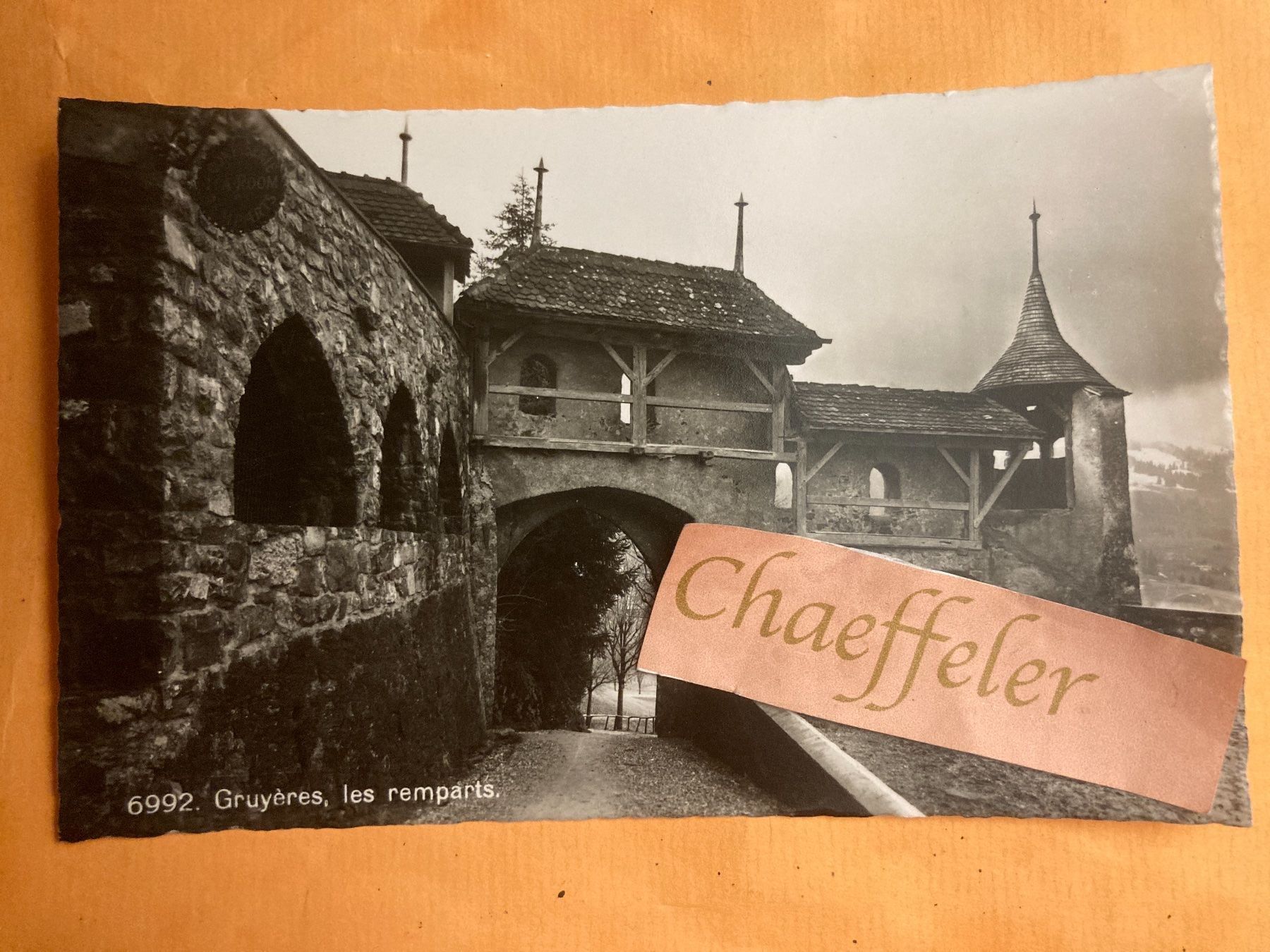 Cartoline postali: Gruyères, les remparts – Usato da Zürich venduto da Chaeffeler