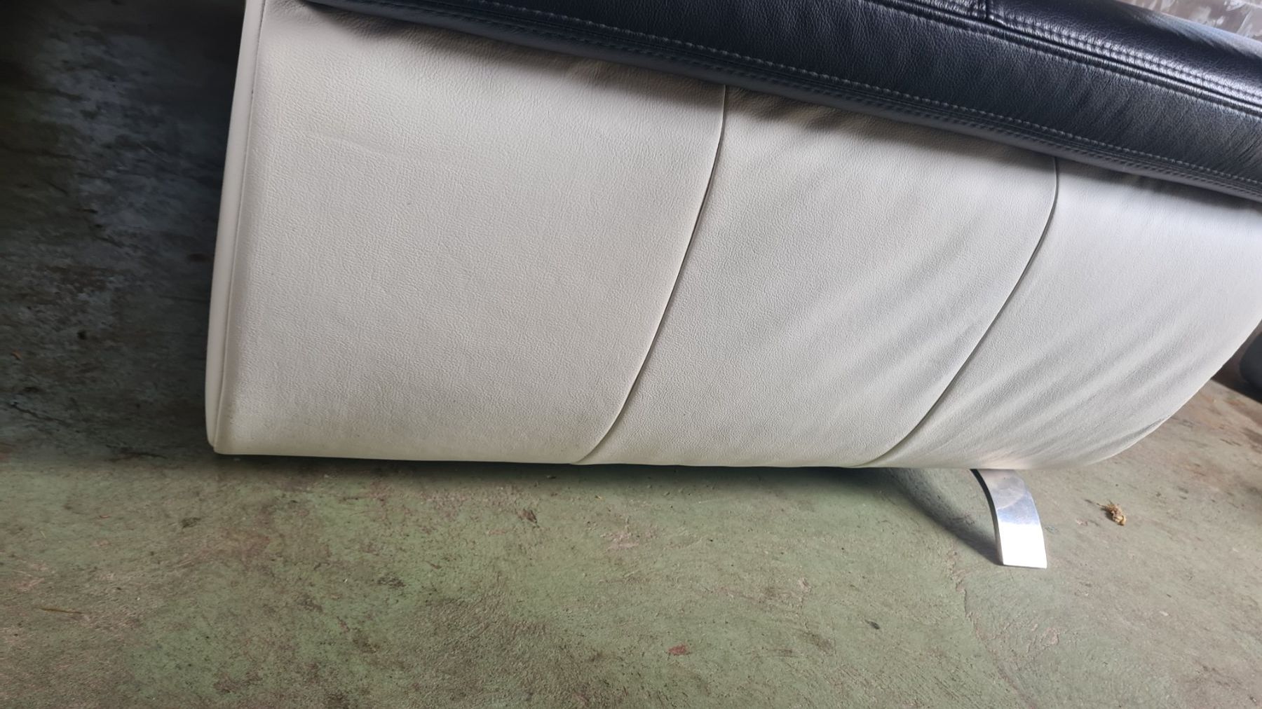 Divani: 2 Ledersofas schwarz/weiss - einmaliges Design – Usato da Schmidrüti venduto da Spashy 2