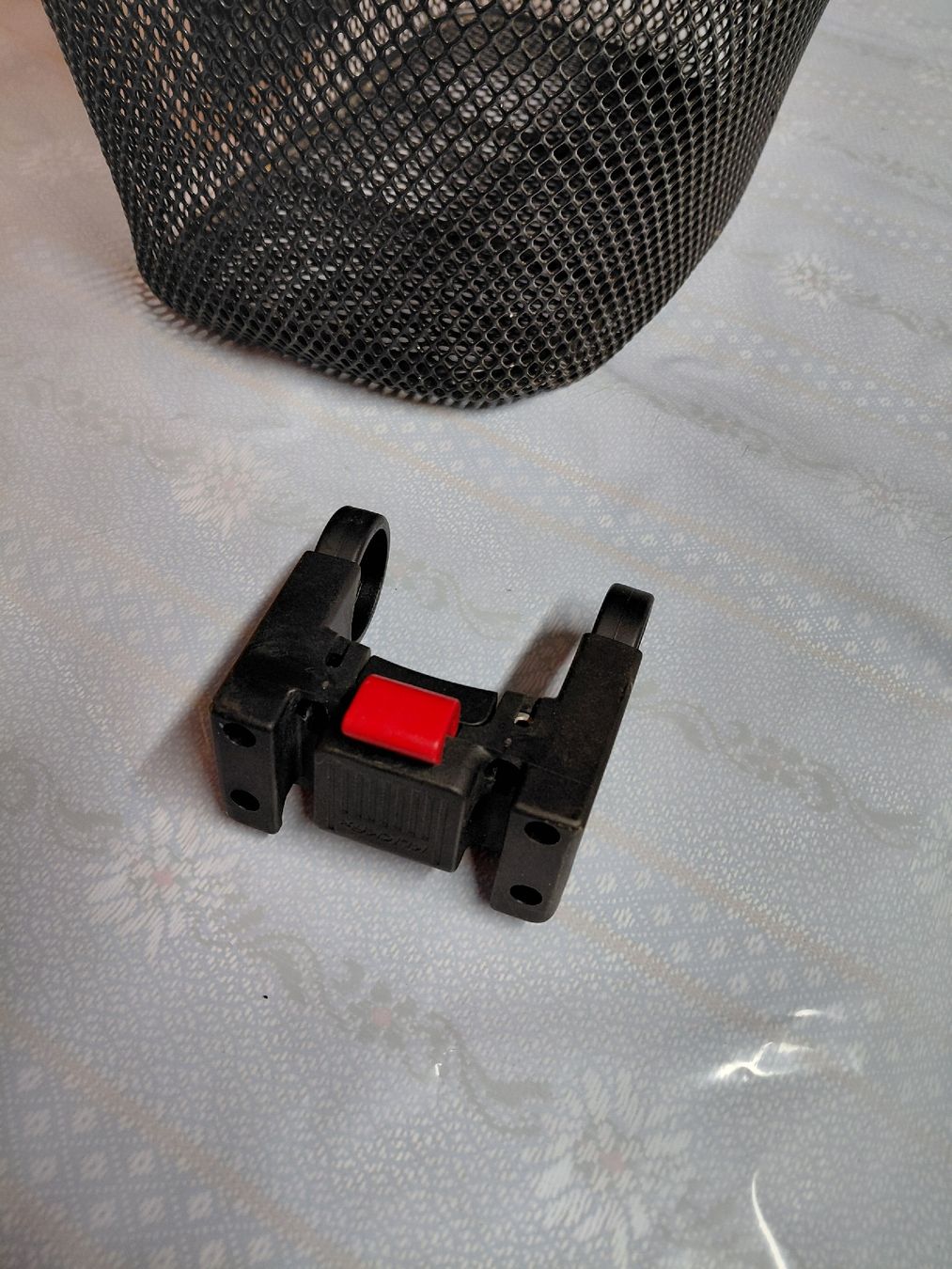 Pièces détachées: panier vélo click fix – Neuf (Voir description) à Biel/Bienne par myl_r8fx