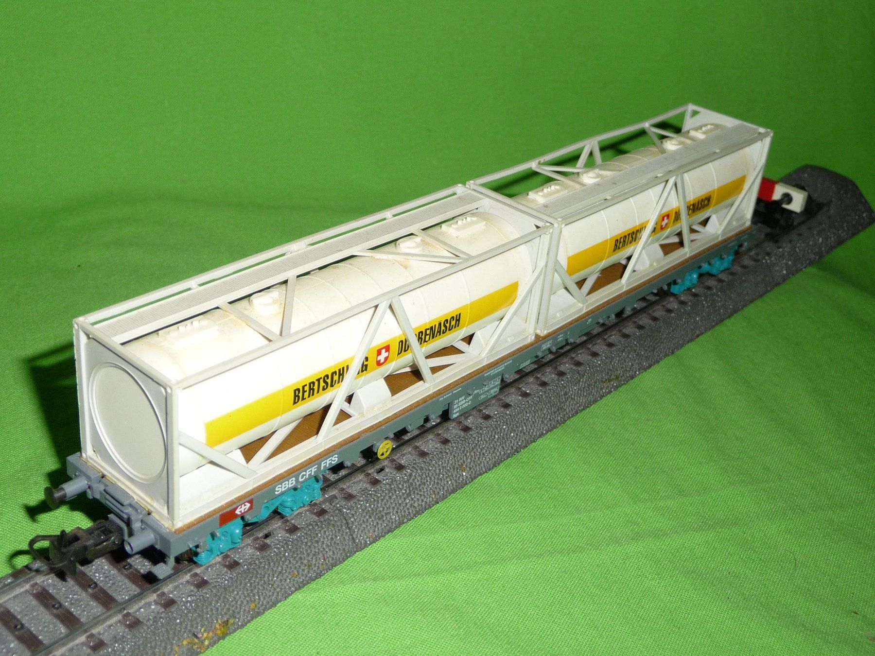 Hag Modelleisenbahnen: SBB Typ Sgss 000-0 v. HAG +Bulkcontainer Bertschi Dürrenäsch – Gebraucht aus Winterthur von Ricardo211