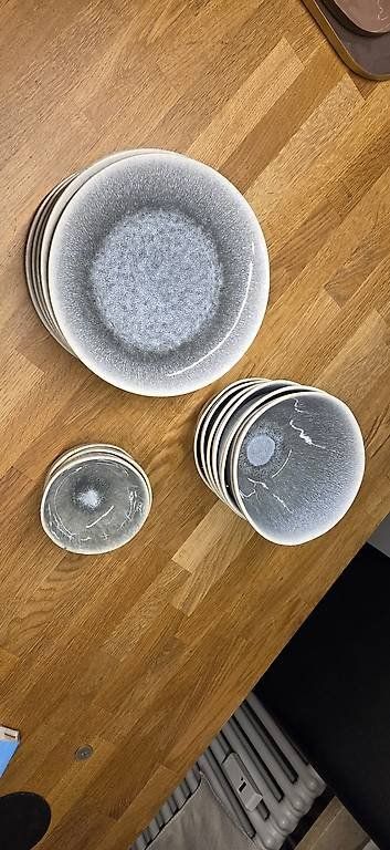 Manor Set di piatti: Vorspeise / Desserteller-Set mit Schüsseln – Usato da Basel venduto da JCooper 1