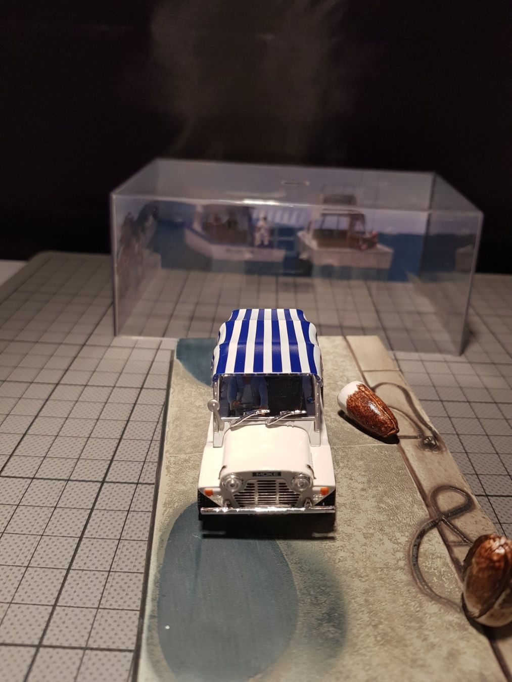 Modellini d'auto: Mini Moke - Live and Die - 007 James Bond – Usato da Chézard-St-Martin venduto da AlPat-Collections 1