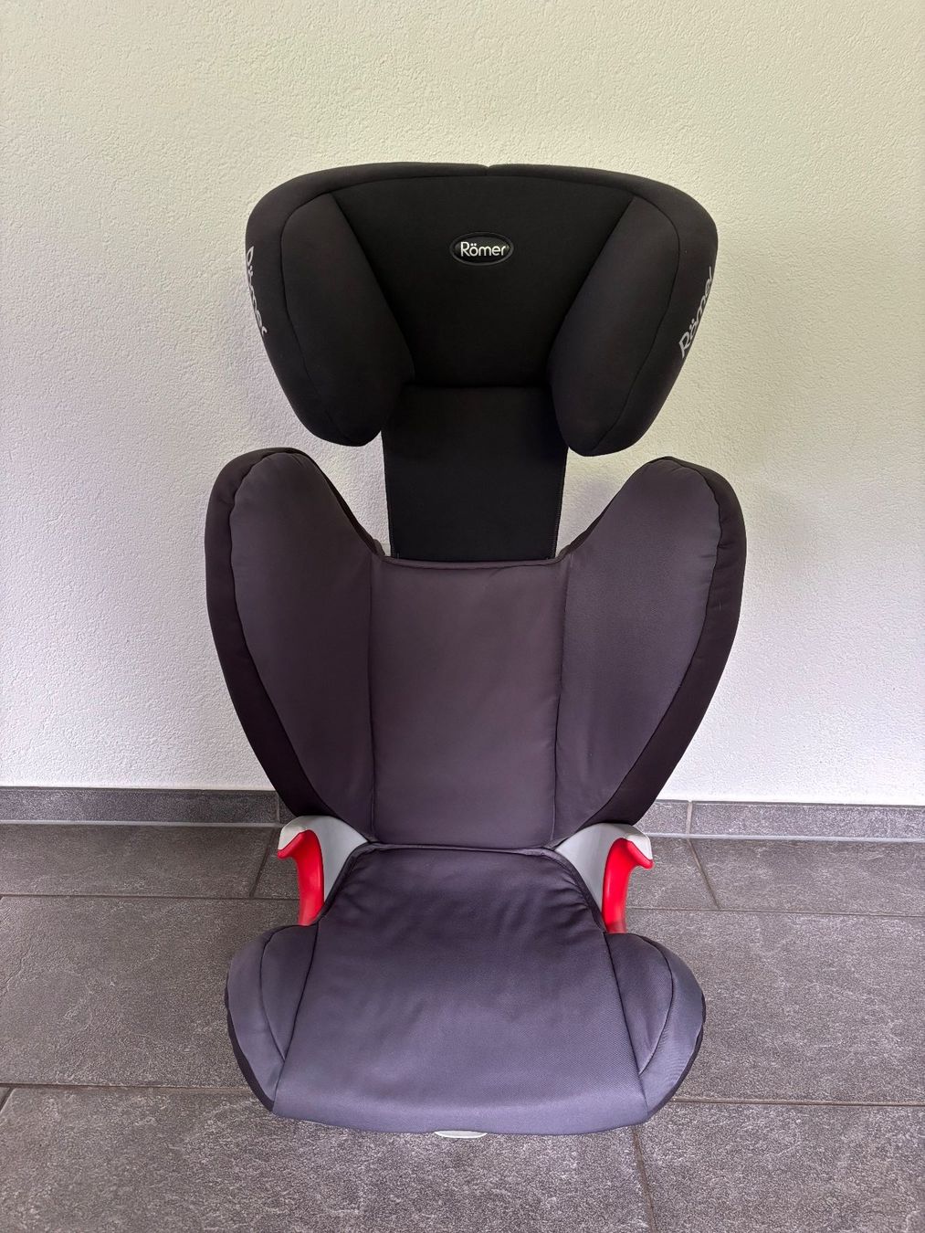 Britax Römer Seggiolini per auto: Britax Römer Kindersitz KID II – Usato da Hasle LU venduto da Monikazu 1