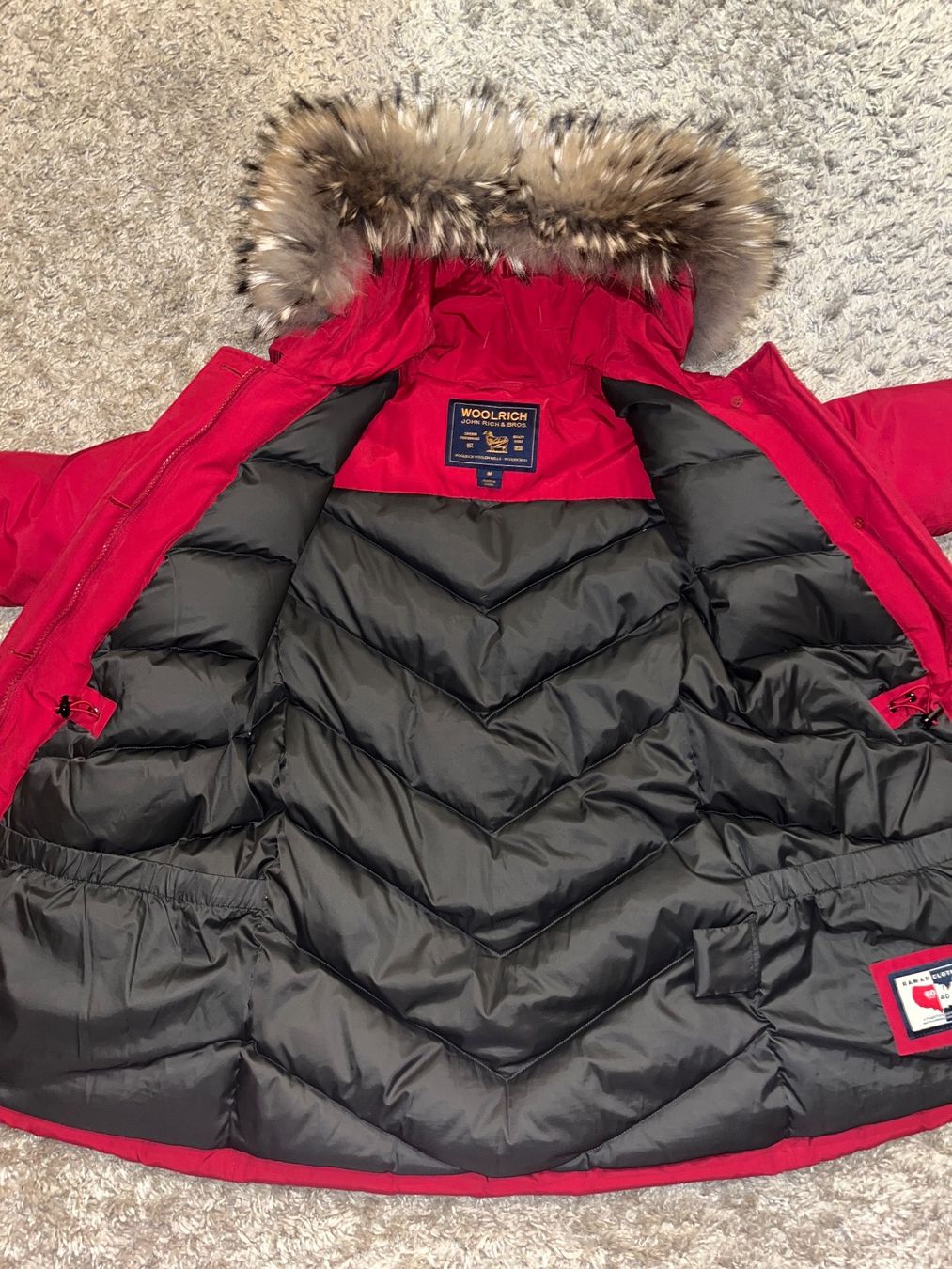 Woolrich Jacken: Originale Woolrich Parka in Rot TOP PREIS – Gebraucht aus Visperterminen von lgresell 2