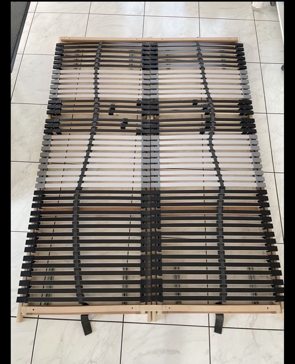 Lattenroste: LATTENROST HOCHWERTIG 140 x 200 oder 2 mal 70 x 200 – Gebraucht aus Biel/ Bienne von Ebonyzh