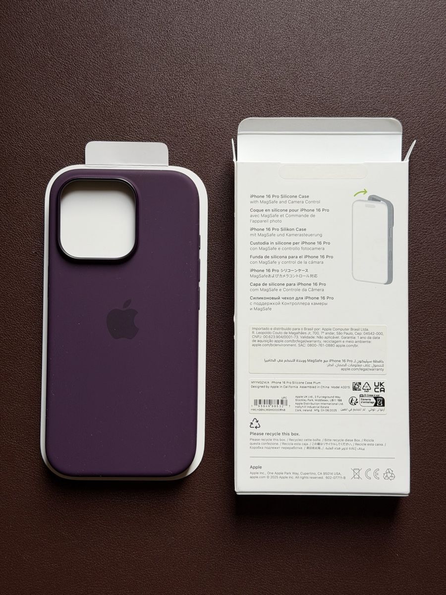Apple Coques & Protection écran: Apple iPhone 16 pro silicone case Plum – Neuf (Voir description) à Niederglatt ZH par Ivan.Kryvoshei