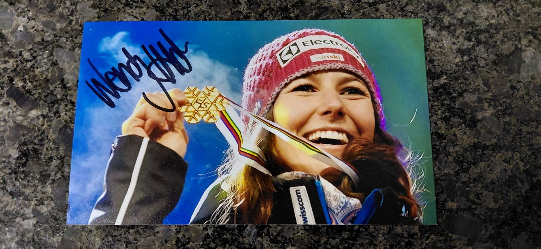Autografi: Autogramm Wendy Holdener – Usato da Schmerikon venduto da Olympia04