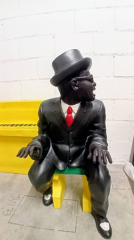 Statuette: Ray Charles Holzfigur mit Piano – Usato da Schwerzenbach venduto da Aura888 2