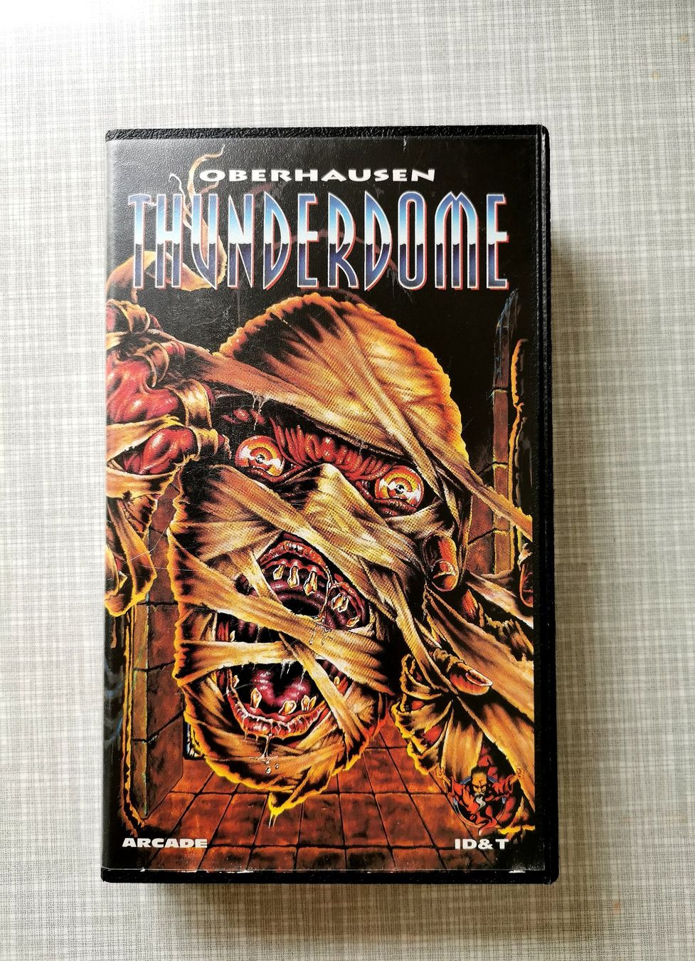 Tutti i VHS: Thunderdome  Oberhausen - VHS Kasette – Usato da Basel venduto da Scarrabus