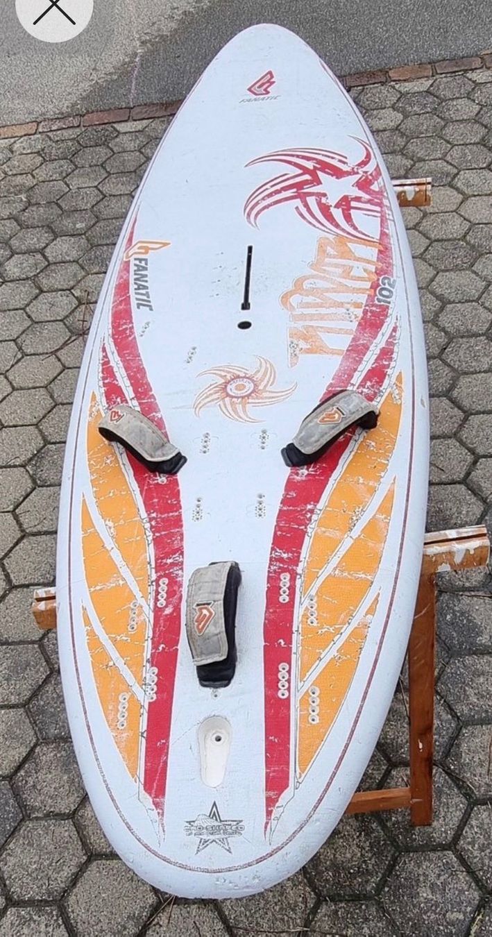Duotone Tavole da surf e di nuoto: Fanatic Ripper 102 - Anfänger oder Kinder Windsurfboard – Usato da Hinterkappelen venduto da simsalabimBern