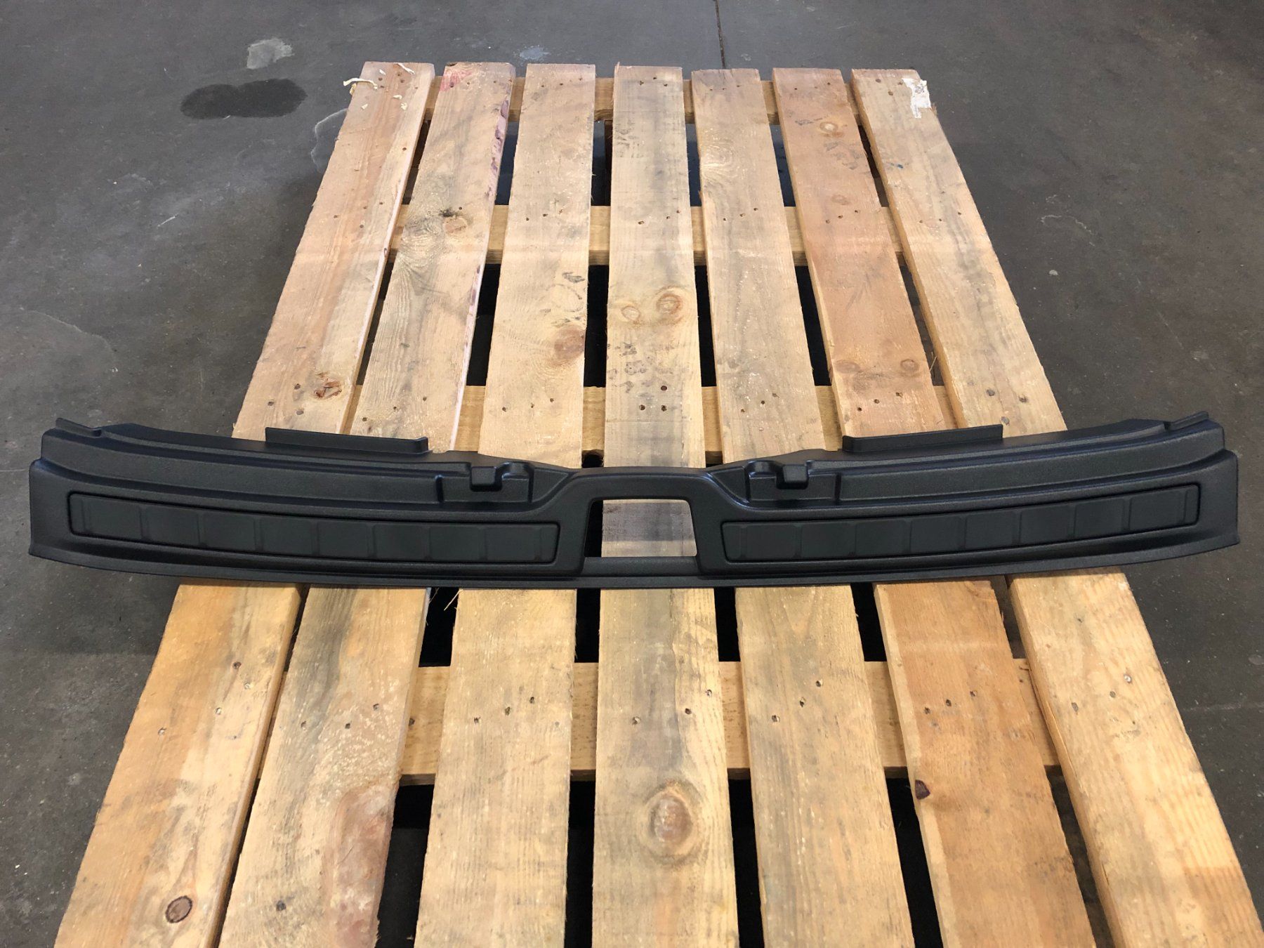 Volvo Toutes les pièces auto: Abdeckung Ladekante Original Volvo XC40 – D'occasion à Kriessern par Laurastar05