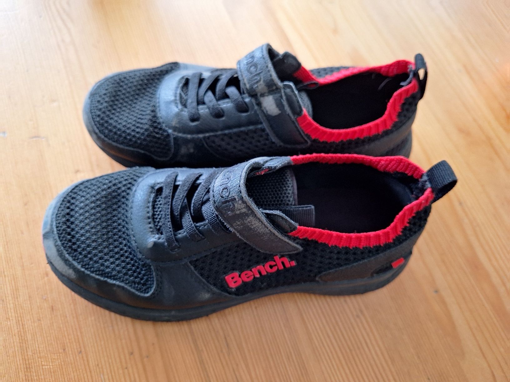 Scarpe per ragazzi: Turnschuhe Grösse 33 – Usato da Aesch BL venduto da ChezToKa
