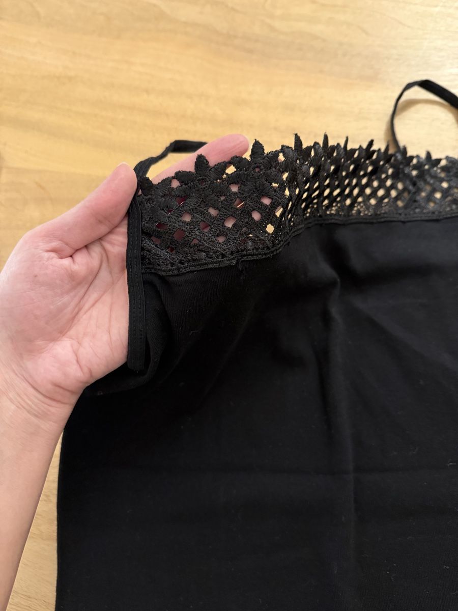 Top: Black top – Nuovo (secondo la descrizione) da Adliswil venduto da Marjin 2