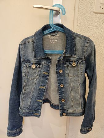 Jeansjacke Mädchen Grösse 134 sehr gut erhalten