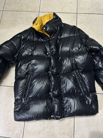 Moncler Daunenjacke Grösse 3 Schwarz/Gelb Top Zustand